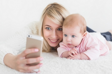 Родители в смартфоне: влияние на детей